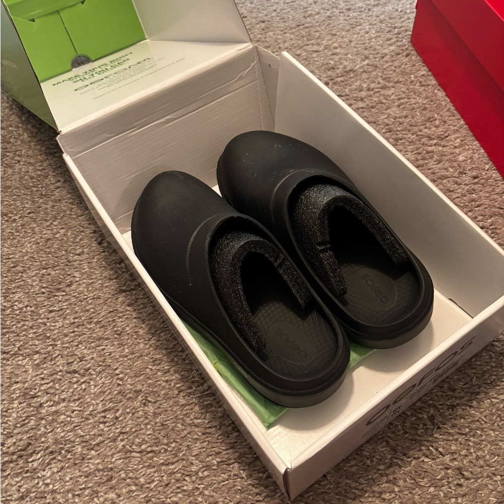 COPY - OOFOS Recovery Clogs